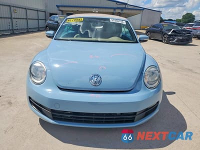 Piąte zdjęcie samochodu w środku: 2015 VOLKSWAGEN BEETLE 1.8T VIN:3VW517AT2FM818241 - miniatura