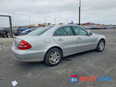 Trzecie zdjęcie samochodu z tyłu: 2003 MERCEDES-BENZ E 320 VIN:WDBUF65J73A186217 - miniatura