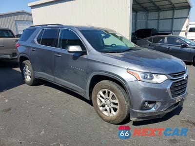 Czwarte zdjęcie samochodu z boku: 2020 CHEVROLET TRAVERSE LT VIN:1GNERGKW1LJ224003 - miniatura