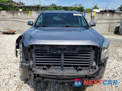 Piąte zdjęcie samochodu w środku: 2020 GMC YUKON XL DENALI VIN:1GKS1HKJ7LR124412 - miniatura