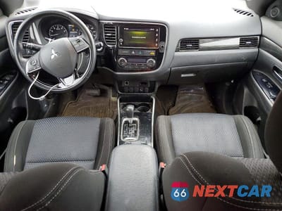 Zdjęcie 8 z 13 samochodu: 2018 MITSUBISHI OUTLANDER SE VIN:JA4AZ3A30JZ044527 - miniatura