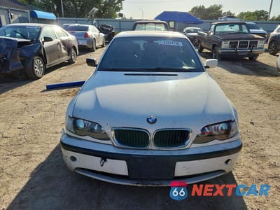 Piąte zdjęcie samochodu w środku: 2005 BMW 325 I VIN:WBAET37425NJ85442 - miniatura