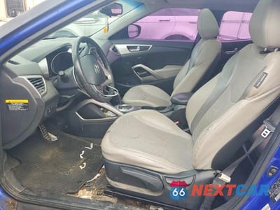 Zdjęcie 7 z 12 samochodu: 2012 HYUNDAI VELOSTER BASE VIN:KMHTC6ADXCU067609 - miniatura