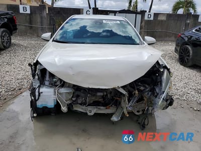 Piąte zdjęcie samochodu w środku: 2018 TOYOTA COROLLA LE VIN:5YFBURHE8JP794965 - miniatura