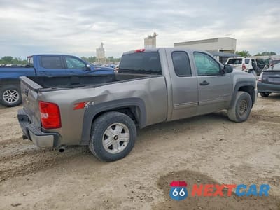 Trzecie zdjęcie samochodu z tyłu: 2013 CHEVROLET SILVERADO K1500 LT VIN:1GCRKSE72DZ198794 - miniatura