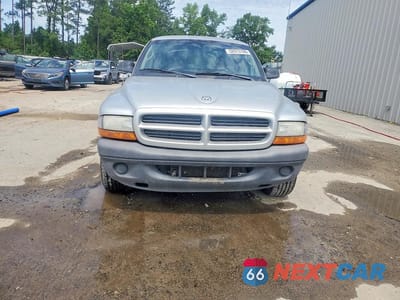 Piąte zdjęcie samochodu w środku: 2003 DODGE DAKOTA SXT VIN:1D7HL12X43S361904 - miniatura