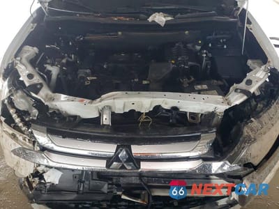 Zdjęcie 12 z 13 samochodu: 2018 MITSUBISHI OUTLANDER SE VIN:JA4AD3A35JZ001297 - miniatura