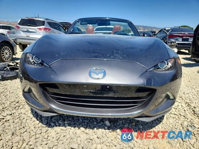 Piąte zdjęcie samochodu w środku: 2023 MAZDA MX-5 MIATA GRAND TOURING VIN:JM1NDAD71P0553127 - miniatura