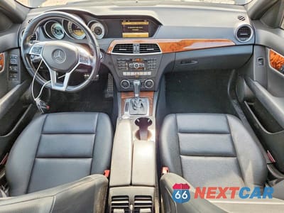 Zdjęcie 8 z 12 samochodu: 2012 MERCEDES-BENZ C 300 4MATIC VIN:WDDGF8BB9CR234041 - miniatura