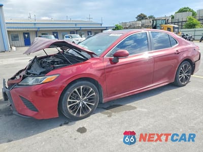 2018 TOYOTA CAMRY SE 4T1B11HK9JU559828 - główne zdjęcie licytacji z USA - miniatura
