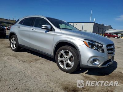 Czwarte zdjęcie samochodu z boku: 2019 MERCEDES-BENZ GLA 250 4MATIC VIN:WDCTG4GB2KU019727 - miniatura
