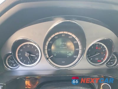 Zdjęcie 9 z 12 samochodu: 2011 MERCEDES-BENZ E 550 VIN:WDDHF7CBXBA417281 - miniatura