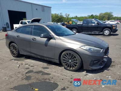 Czwarte zdjęcie samochodu z boku: 2021 BMW 228XI VIN:WBA73AK08M7G35585 - miniatura