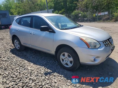 Czwarte zdjęcie samochodu z boku: 2013 NISSAN ROGUE S VIN:JN8AS5MV5DW609433 - miniatura