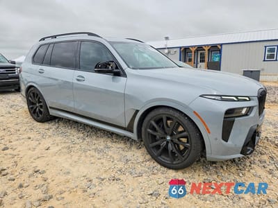 Czwarte zdjęcie samochodu z boku: 2026 BMW X7 M60I VIN:5UX33EM03T9098418 - miniatura