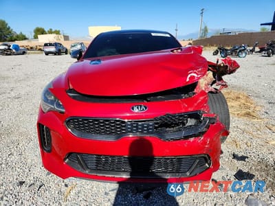 Piąte zdjęcie samochodu w środku: 2018 KIA STINGER GT2 VIN:KNAE55LC9J6028658 - miniatura