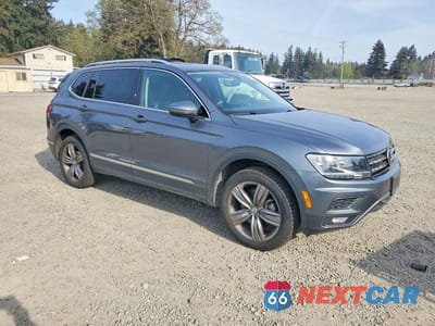 Czwarte zdjęcie samochodu z boku: 2020 VOLKSWAGEN TIGUAN SE VIN:3VV2B7AX1LM058757 - miniatura