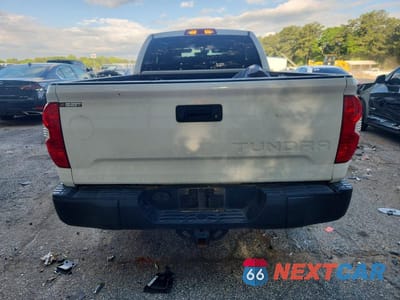 Zdjęcie 6 z 12 samochodu: 2019 TOYOTA TUNDRA SR VIN:5TFRM5F18KX137237 - miniatura