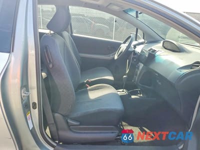 Zdjęcie 10 z 12 samochodu: 2010 TOYOTA YARIS BASE VIN:JTDJT4K32A5296525 - miniatura