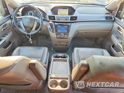 Zdjęcie 8 z 13 samochodu: 2015 HONDA ODYSSEY TOURING VIN:5FNRL5H93FB039528 - miniatura