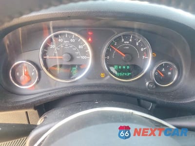 Zdjęcie 9 z 14 samochodu: 2017 JEEP WRANGLER UNLIMITED SPORT VIN:1C4BJWDG2HL611965 - miniatura