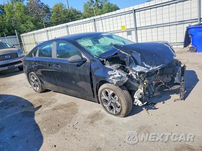 Czwarte zdjęcie samochodu z boku: 2019 KIA FORTE LXS VIN:3KPF24AD8KE089405 - miniatura