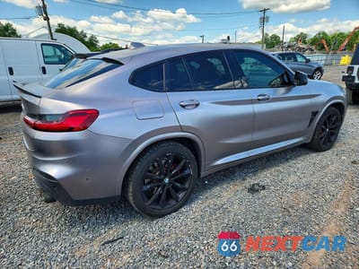 Trzecie zdjęcie samochodu z tyłu: 2021 BMW X4 VIN:5UX2V5C04M9F00670 - miniatura