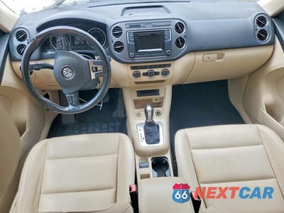 Zdjęcie 8 z 12 samochodu: 2016 VOLKSWAGEN TIGUAN S VIN:WVGAV7AX5GW518991 - miniatura