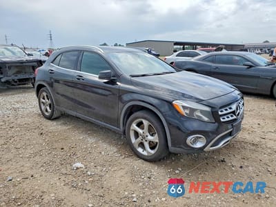 Czwarte zdjęcie samochodu z boku: 2019 MERCEDES-BENZ GLA 250 VIN:WDCTG4EB6KJ575298 - miniatura