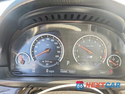 Zdjęcie 9 z 12 samochodu: 2013 BMW M5 VIN:WBSFV9C53DC772996 - miniatura
