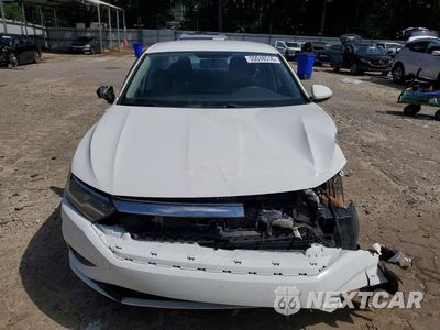 Piąte zdjęcie samochodu w środku: 2020 VOLKSWAGEN JETTA S VIN:3FA6P0H72DR105562 - miniatura