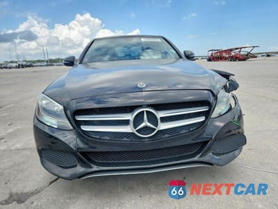 Piąte zdjęcie samochodu w środku: 2018 MERCEDES-BENZ C 300 VIN:55SWF4JBXJU244322 - miniatura