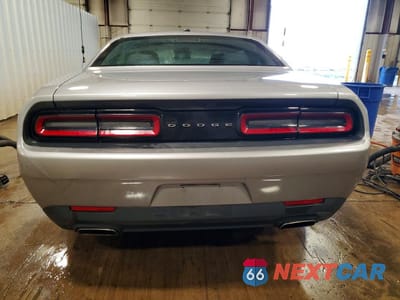 Zdjęcie 6 z 12 samochodu: 2017 DODGE CHALLENGER SXT VIN:2C3CDZAG6HH659097 - miniatura