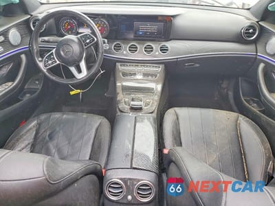 Zdjęcie 8 z 12 samochodu: 2019 MERCEDES-BENZ E 300 VIN:WDDZF4JB8KA506501 - miniatura