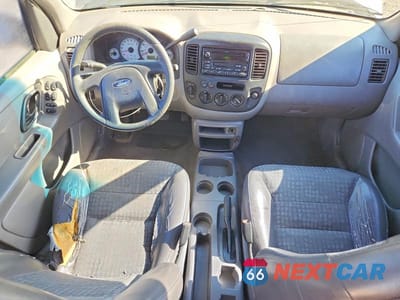 Zdjęcie 8 z 12 samochodu: 2001 FORD ESCAPE XLS VIN:1FMYU02171KA68598 - miniatura
