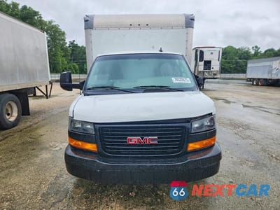 Piąte zdjęcie samochodu w środku: 2022 GMC SAVANA BOX TRUCK VIN:7GZ37TC74NN010174 - miniatura