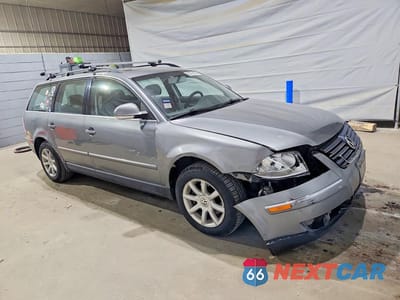Czwarte zdjęcie samochodu z boku: 2004 VOLKSWAGEN PASSAT GLS VIN:WVWVD63B94E174300 - miniatura