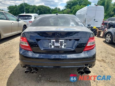 Zdjęcie 6 z 12 samochodu: 2010 MERCEDES-BENZ C 63 AMG VIN:WDDGF7HB6AF429434 - miniatura