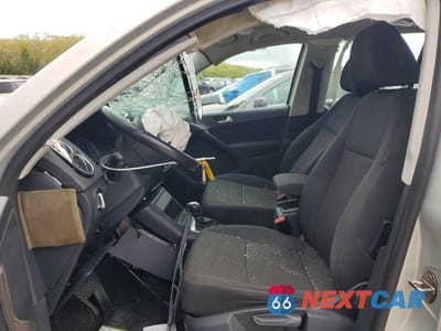 Zdjęcie 7 z 13 samochodu: 2015 VOLKSWAGEN TIGUAN S VIN:WVGAV7AX0FW594505 - miniatura