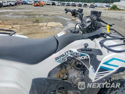 Piąte zdjęcie samochodu w środku: 2023 KAWASAKI BRUTE FORCE 300 ATV VIN:RGSWM22A7PBK33488 - miniatura