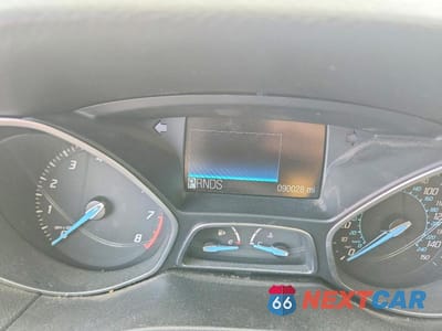 Zdjęcie 9 z 13 samochodu: 2012 FORD FOCUS TITANIUM VIN:1FAHP3N20CL343412 - miniatura
