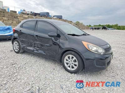 Czwarte zdjęcie samochodu z boku: 2013 KIA RIO LX VIN:KNADM5A37D6319200 - miniatura