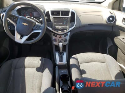 Zdjęcie 8 z 12 samochodu: 2017 CHEVROLET SONIC LT VIN:1G1JD5SG3H4134837 - miniatura