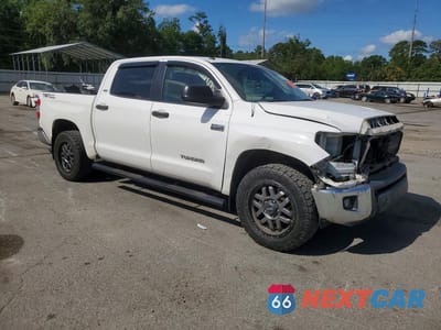 Czwarte zdjęcie samochodu z boku: 2017 TOYOTA TUNDRA CREWMAX SR5 VIN:5TFEW5F18HX227974 - miniatura