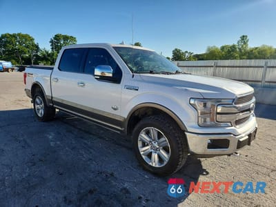 Czwarte zdjęcie samochodu z boku: 2018 FORD F150 SUPERCREW VIN:1FTEW1E52JFC28028 - miniatura
