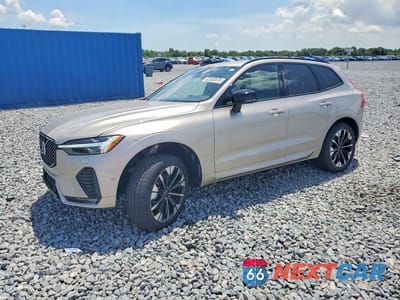 2026 VOLVO XC60 PLUS YV4M12RC1T1367220 - główne zdjęcie licytacji z USA - miniatura