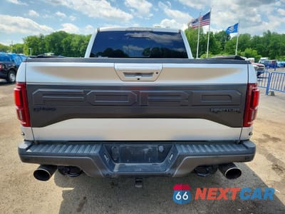 Zdjęcie 6 z 12 samochodu: 2017 FORD F150 RAPTOR VIN:1FTFW1RG7HFB54311 - miniatura