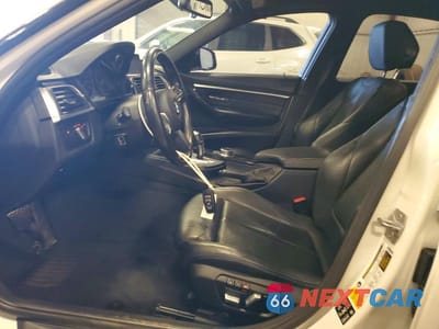 Zdjęcie 7 z 12 samochodu: 2018 BMW 330 XI VIN:WBA8D9C5XJA012829 - miniatura