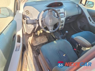 Zdjęcie 8 z 12 samochodu: 2007 TOYOTA YARIS BASE VIN:JTDJT923875108757 - miniatura