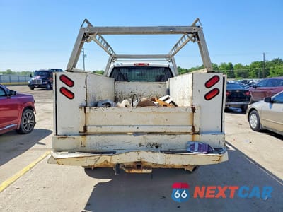 Zdjęcie 6 z 12 samochodu: 2006 GMC SIERRA C2500 HEAVY DUTY VIN:1GTHC24U76E228690 - miniatura